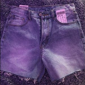 Brandy Melville high waited shorts.